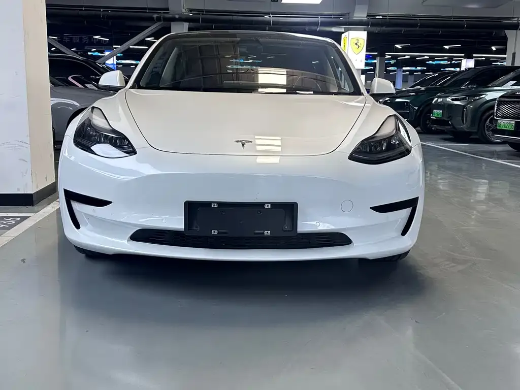 Tesla Model 3 — фото 9