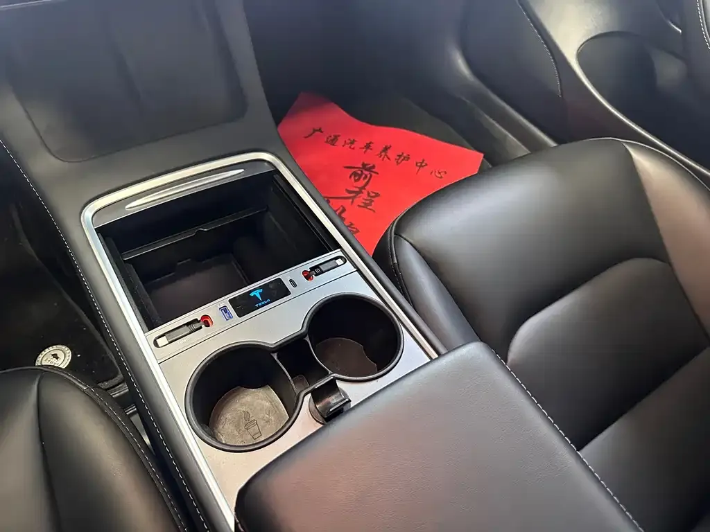 Tesla Model 3 — фото 3