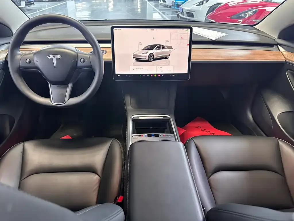 Tesla Model 3 — фото 5