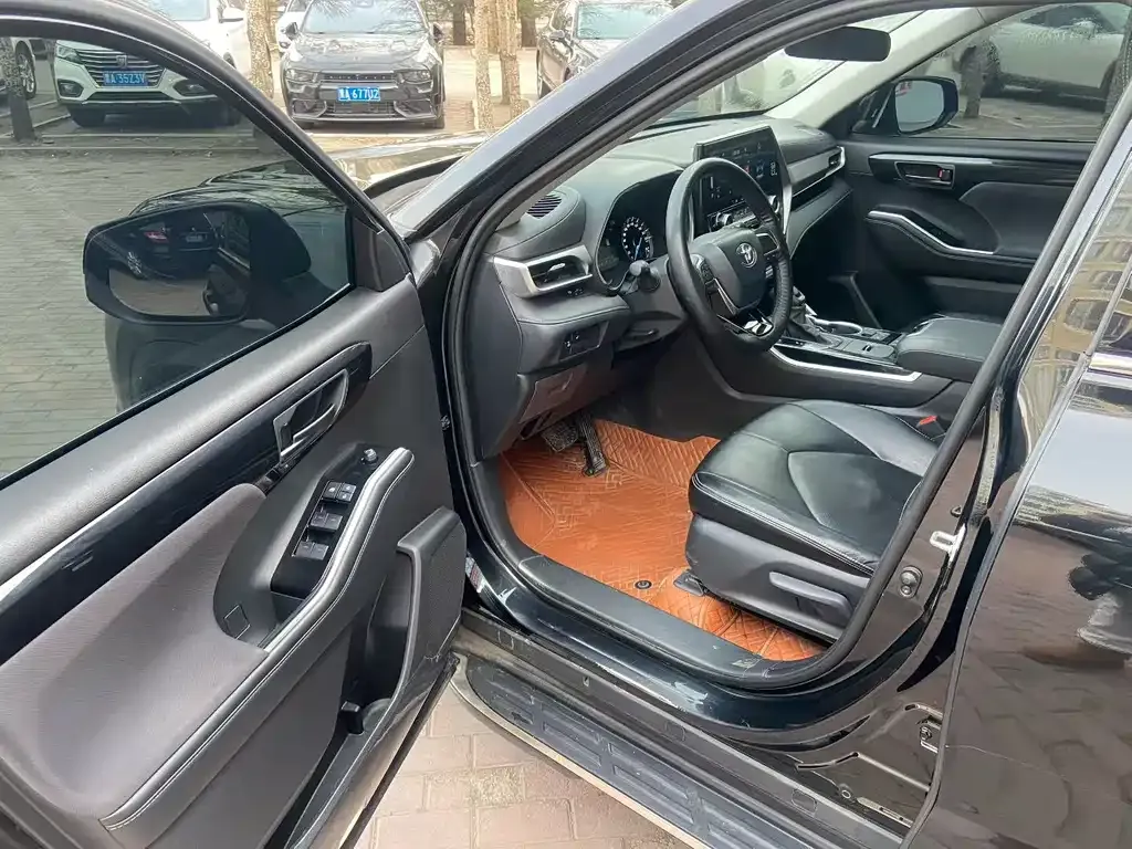 Toyota Highlander 2023 из CN, фото 4