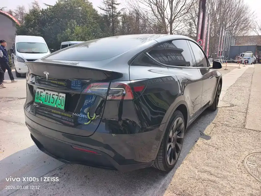 Tesla Model Y — фото 5