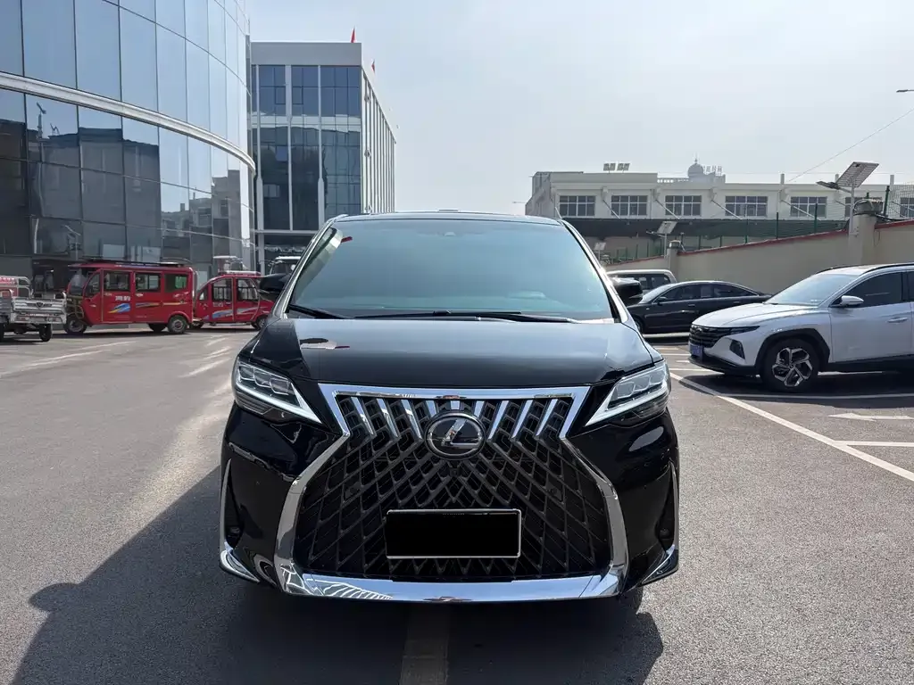 Toyota Vellfire 2023 из CN, фото 1