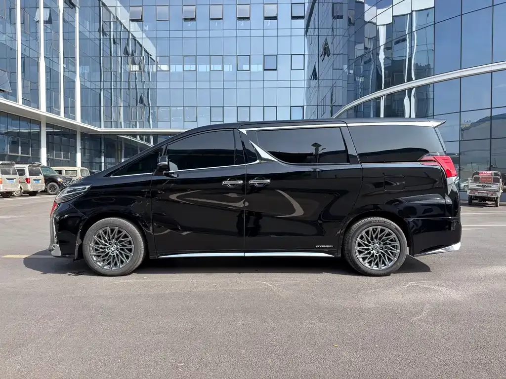 Toyota Vellfire 2023 из CN, фото 6