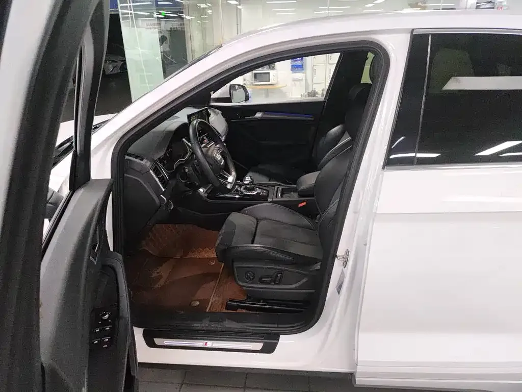 Audi Q5L Sportback 2022 из CN, фото 7