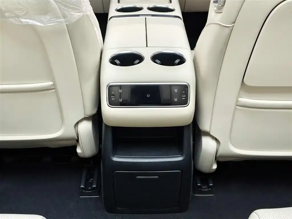 Li Auto L8 2024 из CN, фото 3