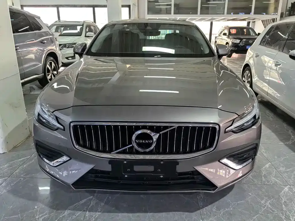 Volvo S60 2021 из CN, фото 5