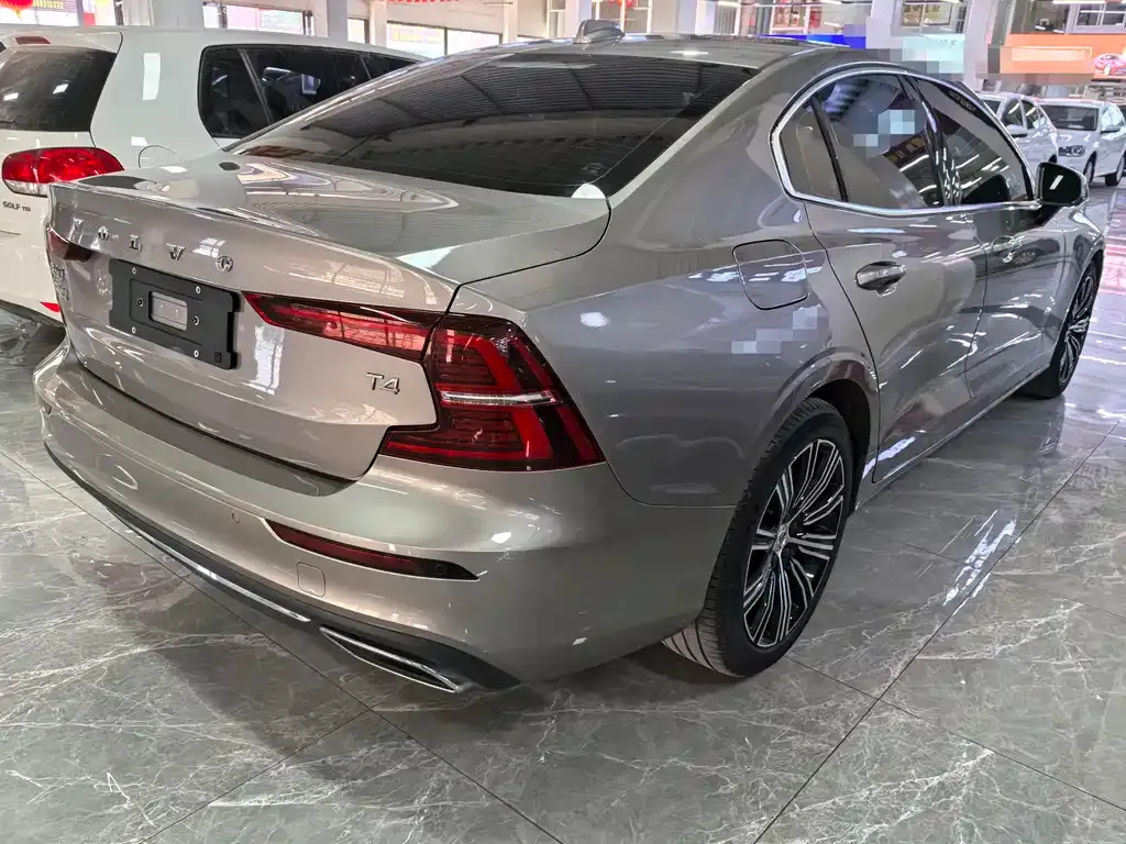 Volvo S60 2021 из CN, фото 8
