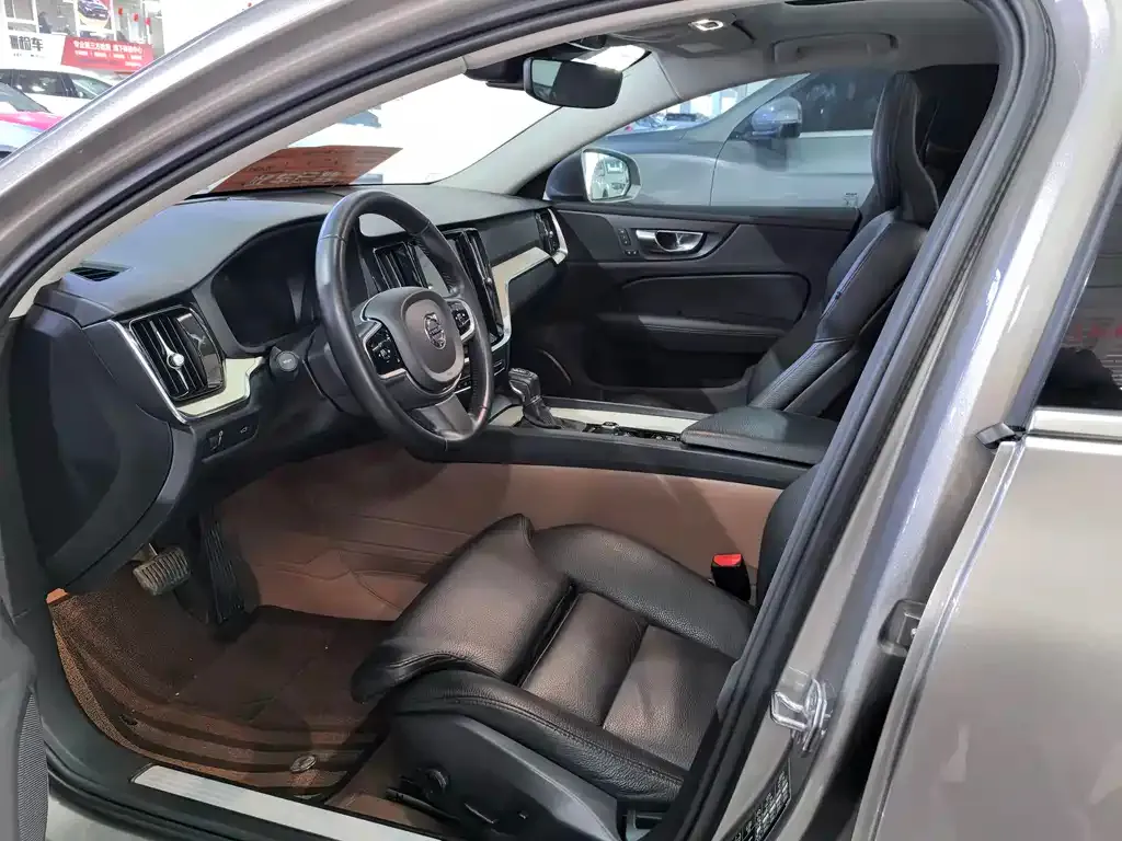 Volvo S60 2021 из CN, фото 6
