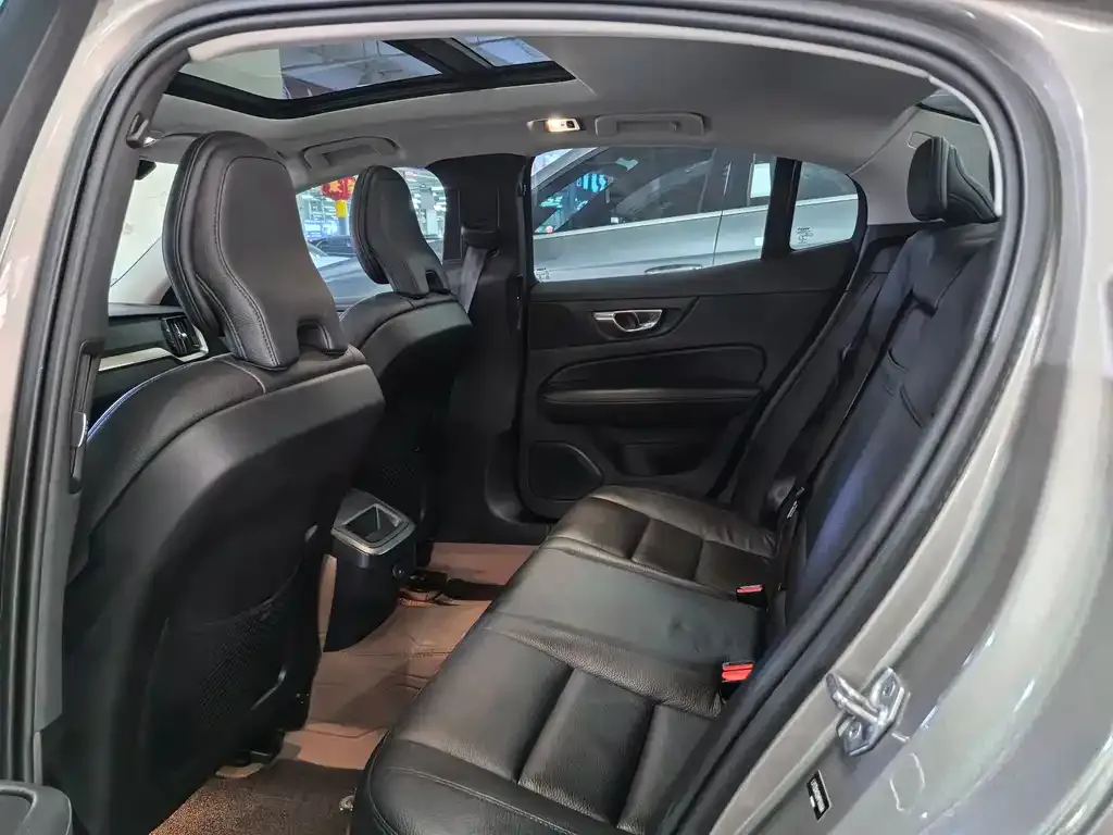 Volvo S60 2021 из CN, фото 3
