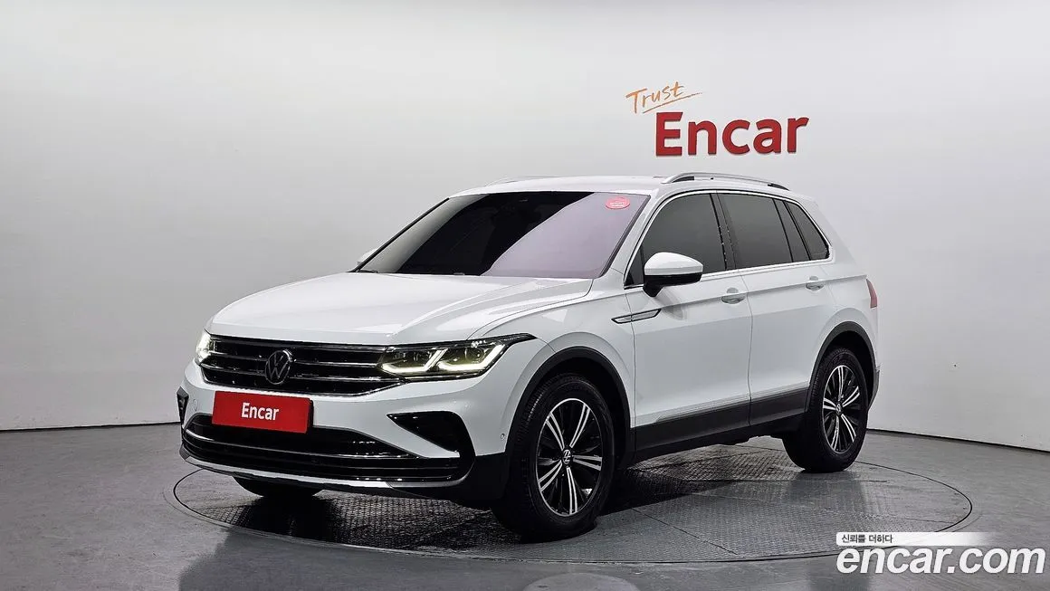 Volkswagen Tiguan — фото 1