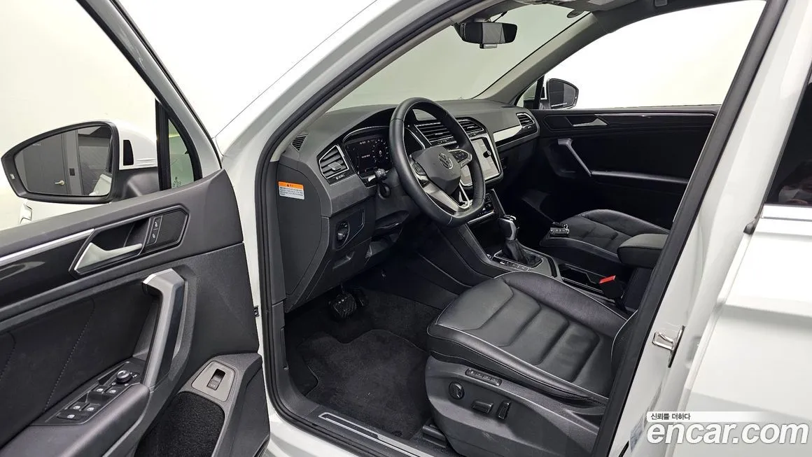 Volkswagen Tiguan — фото 8