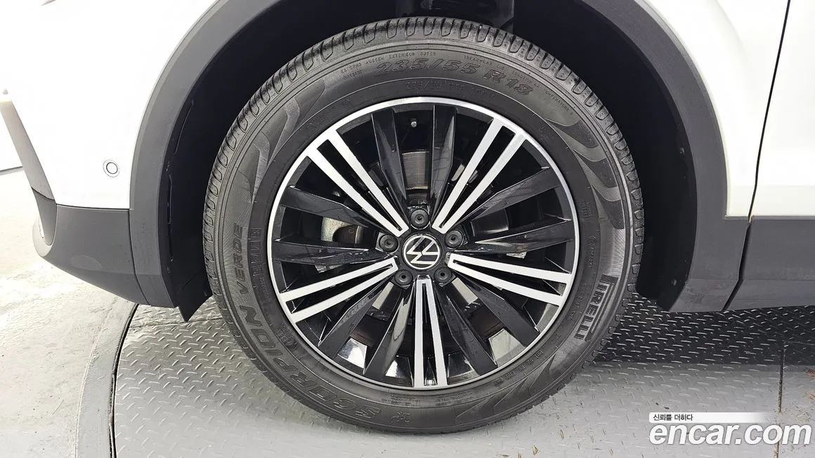 Volkswagen Tiguan — фото 6