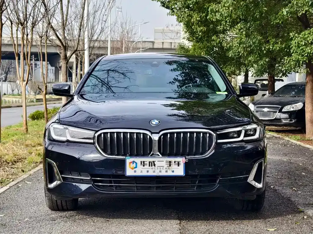 BMW 5 Series — фото 1