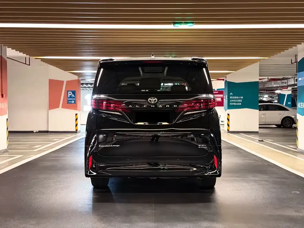 Toyota Alphard 2023 из CN, фото 3