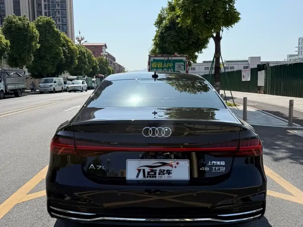 Audi A7L — фото 8