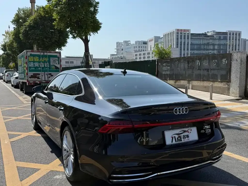 Audi A7L — фото 7