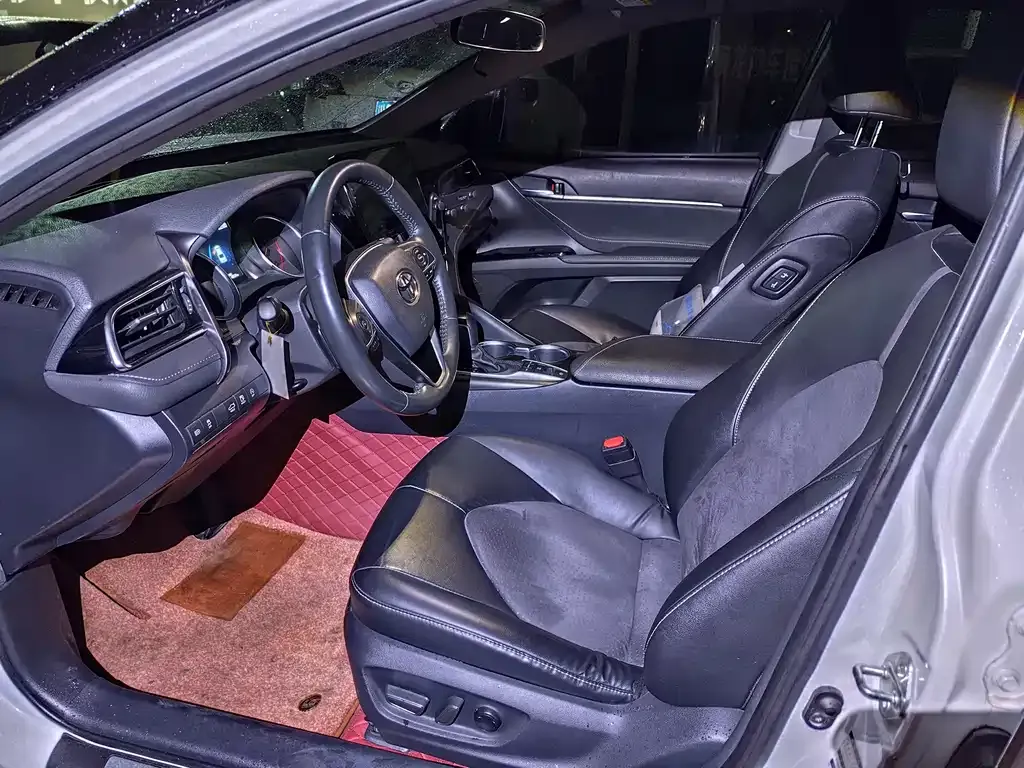 Toyota Camry 2022 из CN, фото 2