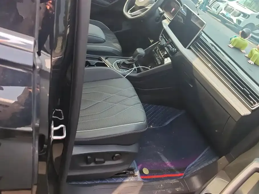 Volkswagen Tiguan L 2023 из CN, фото 6