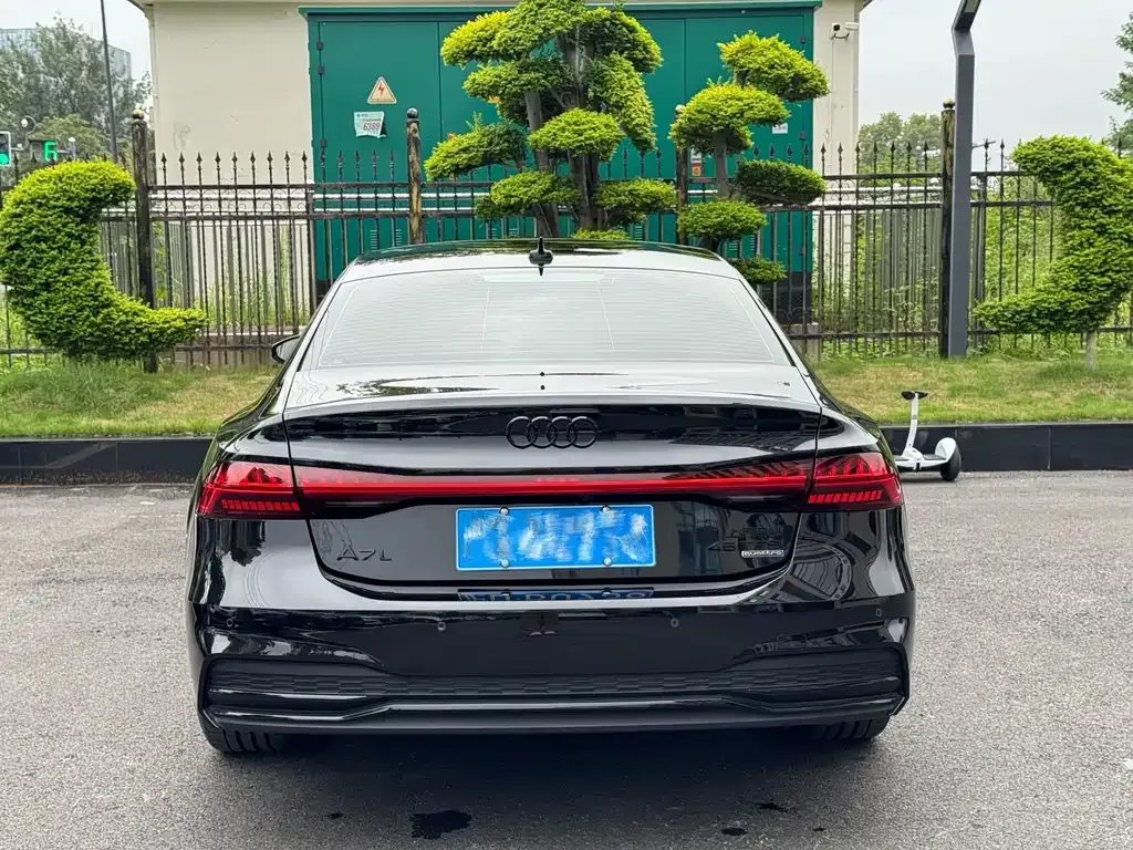 Audi A7L — фото 7
