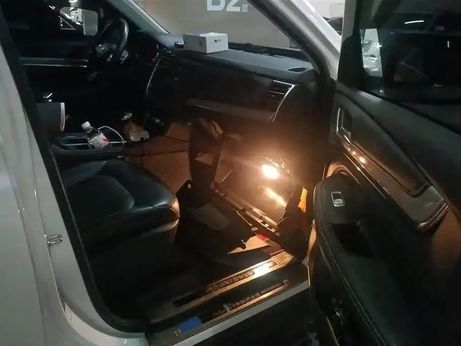 Roewe RX8 2023 из CN, фото 10