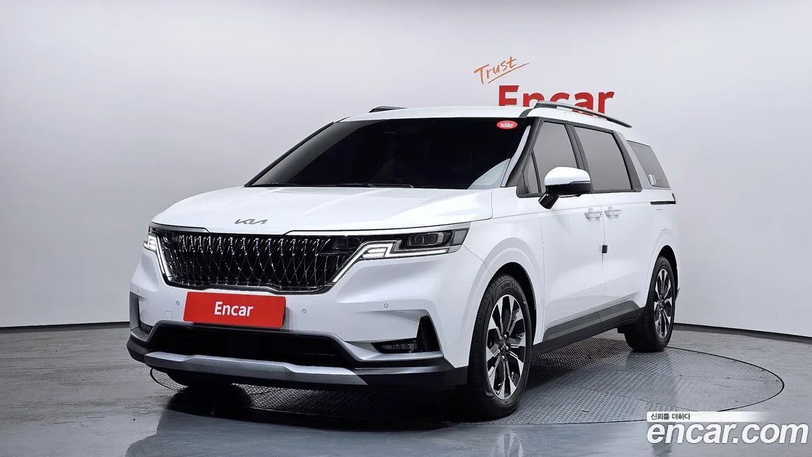 Kia Carnival — фото 1