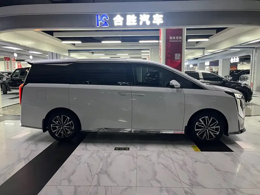 GAC Motor Trumpchi M8 — фото 10