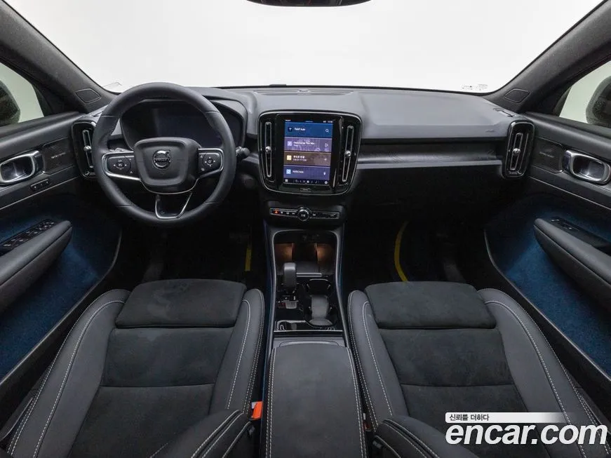 Volvo C40 2024 из KR, фото 4