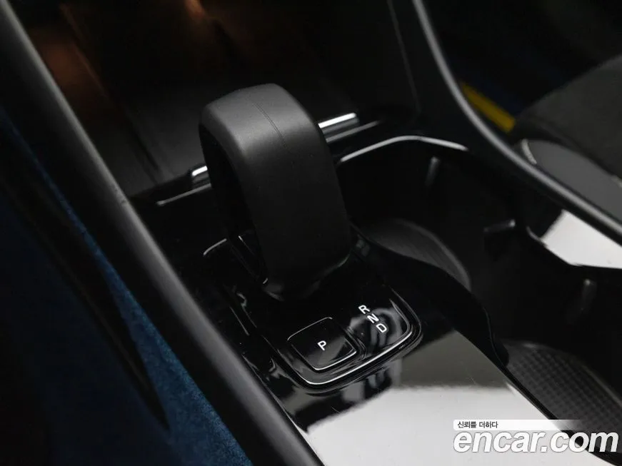 Volvo C40 2024 из KR, фото 8