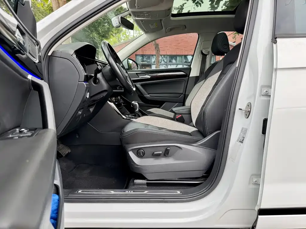 Volkswagen GTE PHEV 2021 из CN, фото 3