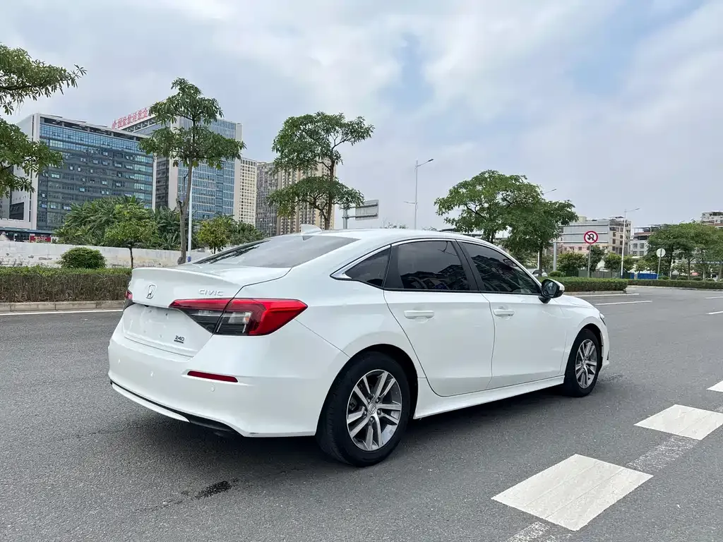 Honda Civic — фото 8