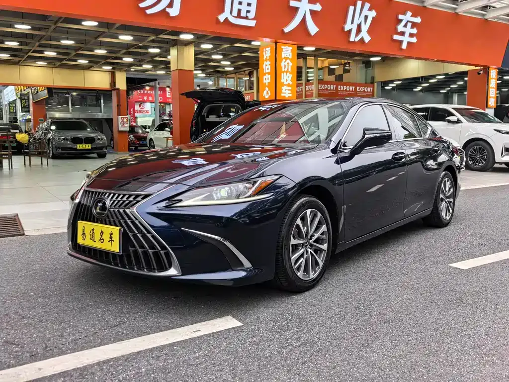 Lexus ES — фото 1