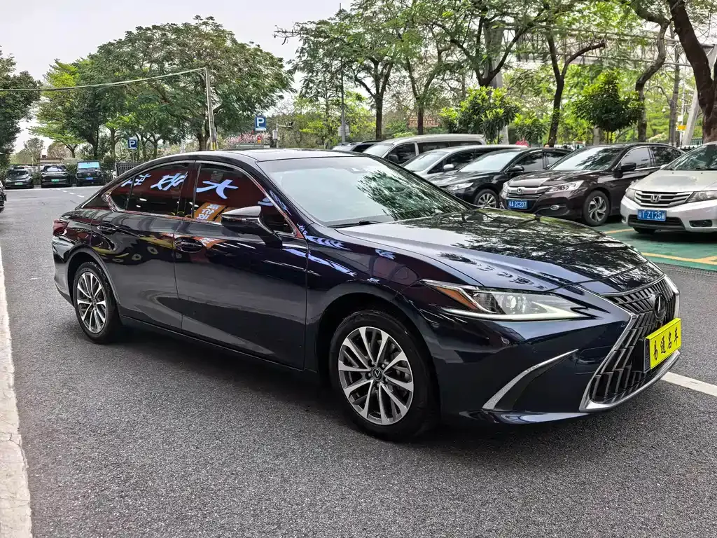 Lexus ES — фото 9