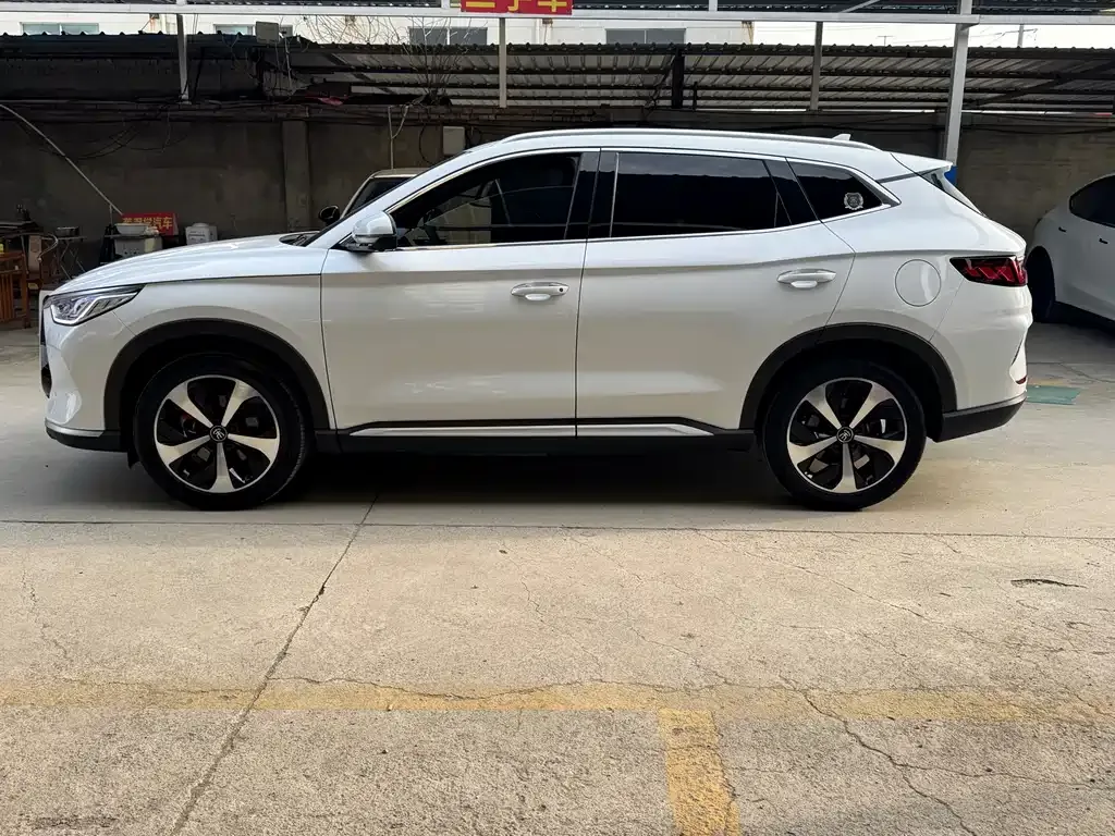 BYD PLUS New Energy — фото 10