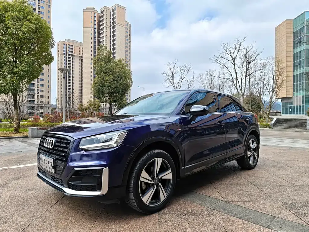 Audi Q2L