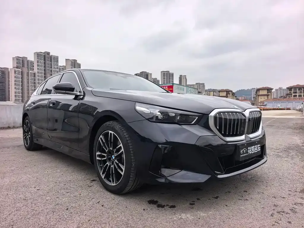 BMW 5 Series — фото 2