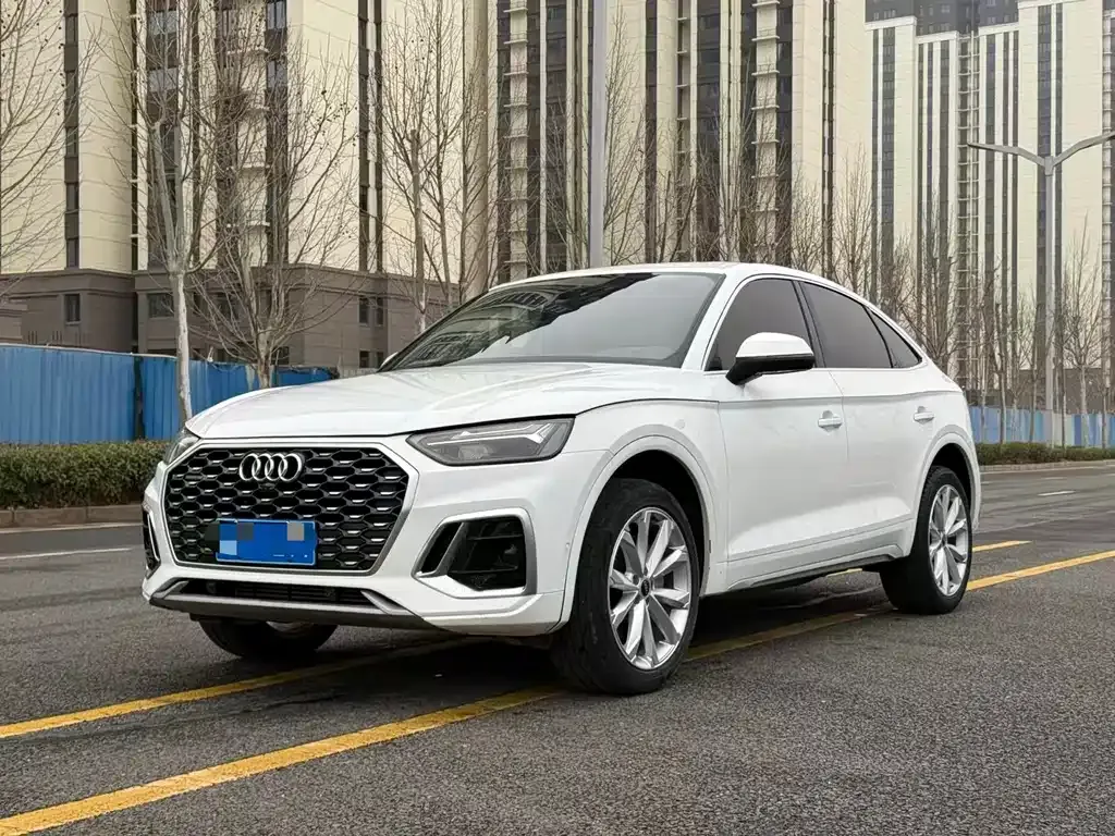 Audi Q5L Sportback 2022 из CN, фото 1