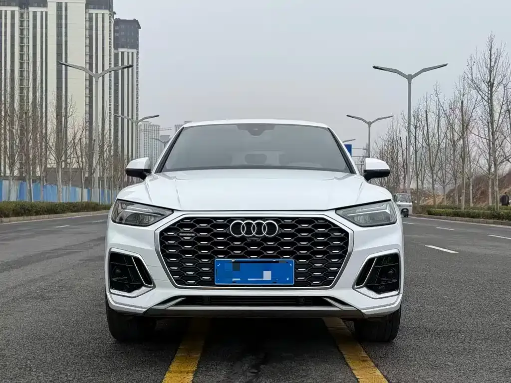 Audi Q5L Sportback 2022 из CN, фото 4
