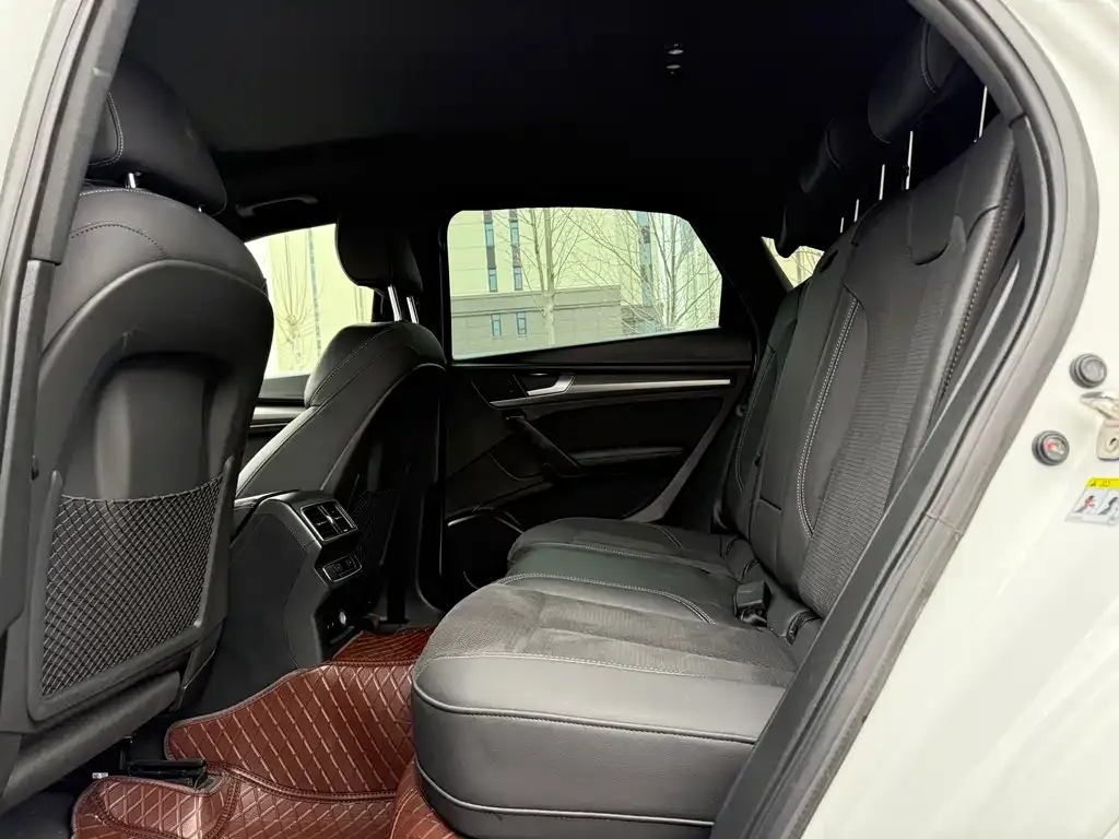 Audi Q5L Sportback 2022 из CN, фото 3
