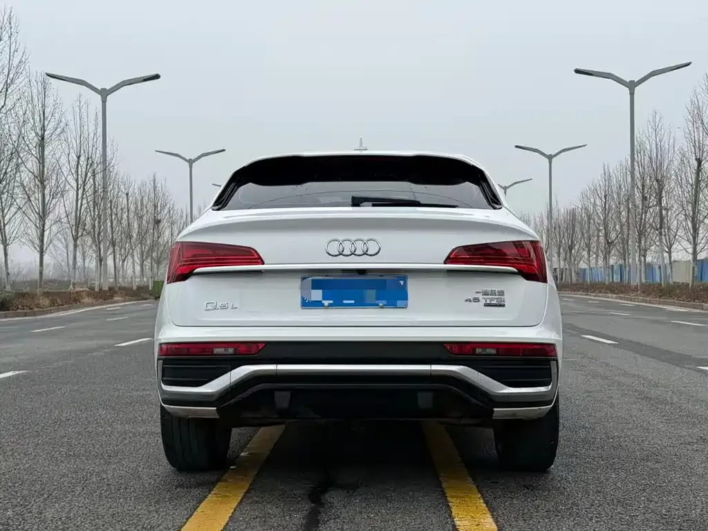 Audi Q5L Sportback 2022 из CN, фото 2