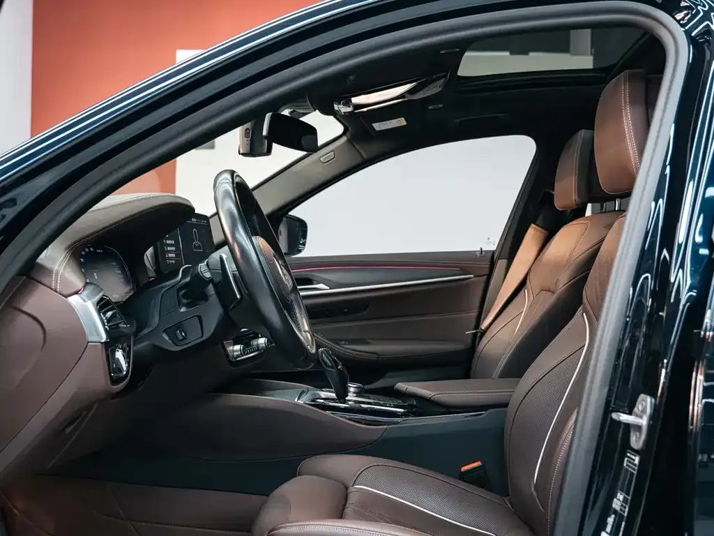 BMW 5 Series — фото 10