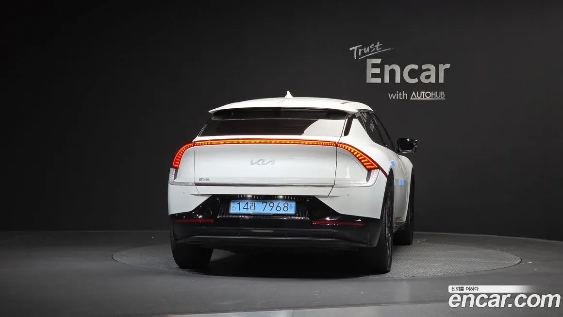Kia EV6 2023 из KR, фото 2