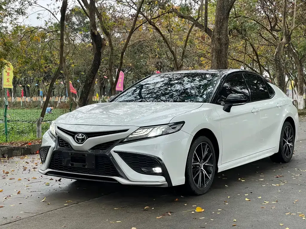 Toyota Camry 2022 из CN, фото 1