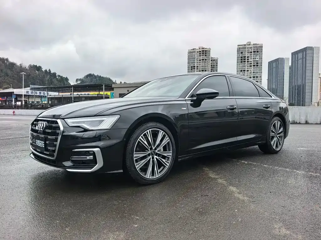 Audi A6L — фото 1