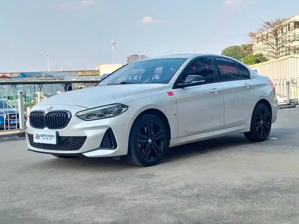 BMW 1 Series 2021 из CN, фото 1
