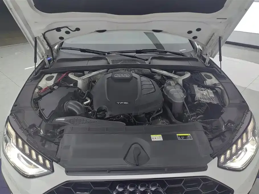 Audi A4L 2022 из CN, фото 6
