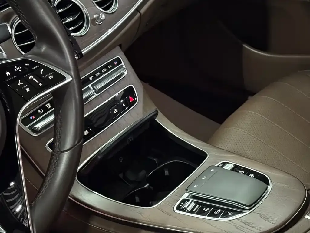Mercedes-Benz E-Class 2023 из CN, фото 5