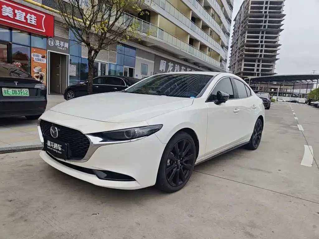 Mazda 3 Axela 2023 из CN, фото 1