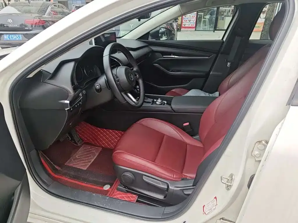 Mazda 3 Axela 2023 из CN, фото 4