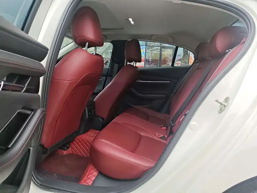 Mazda 3 Axela 2023 из CN, фото 9