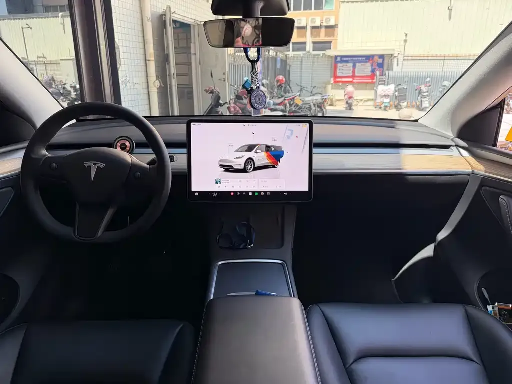 Tesla Model Y 2023 из CN, фото 4
